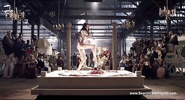 sex móc lồn học sinh Cô gái phim hentai phủ nhận mình vô tội trong phòng tắm.