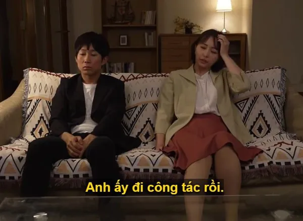 sex trending Buồn vì ông xã muốn ly hôn, bà xã đi họp lớp rồi dẫn cậu bạn học về nhà địt